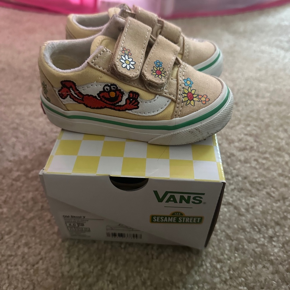 Elmo vans